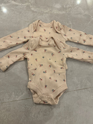 Pack Of 5 Baby onesies. Size: Newborn